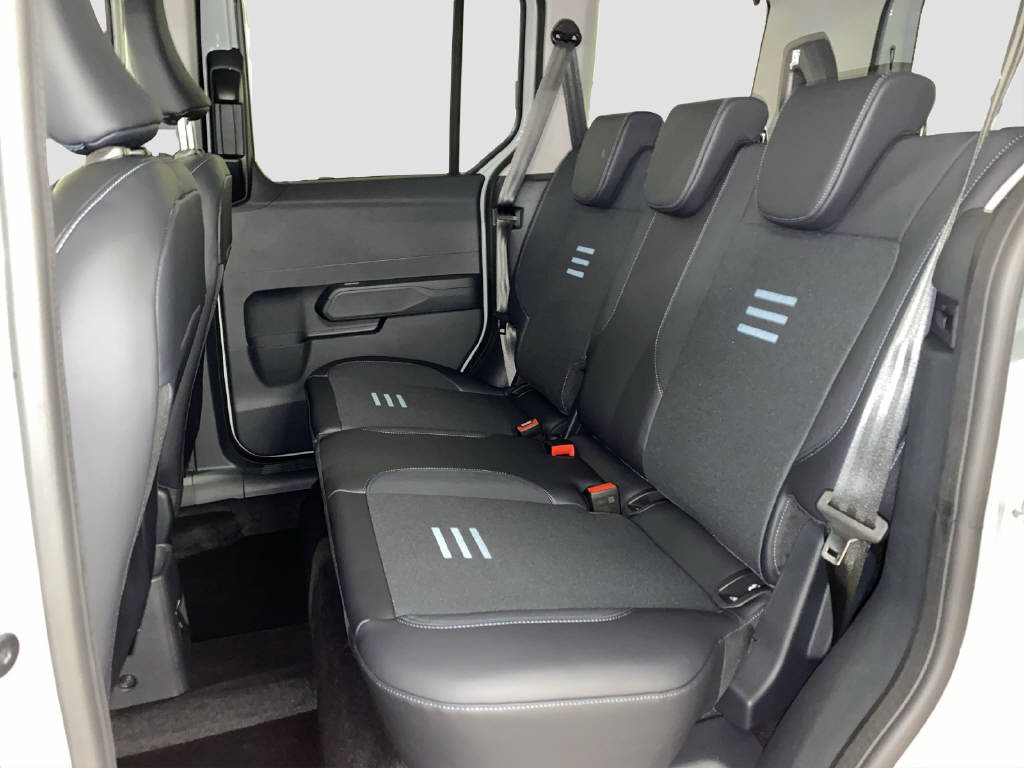 imho8269_2805779 vehicle image