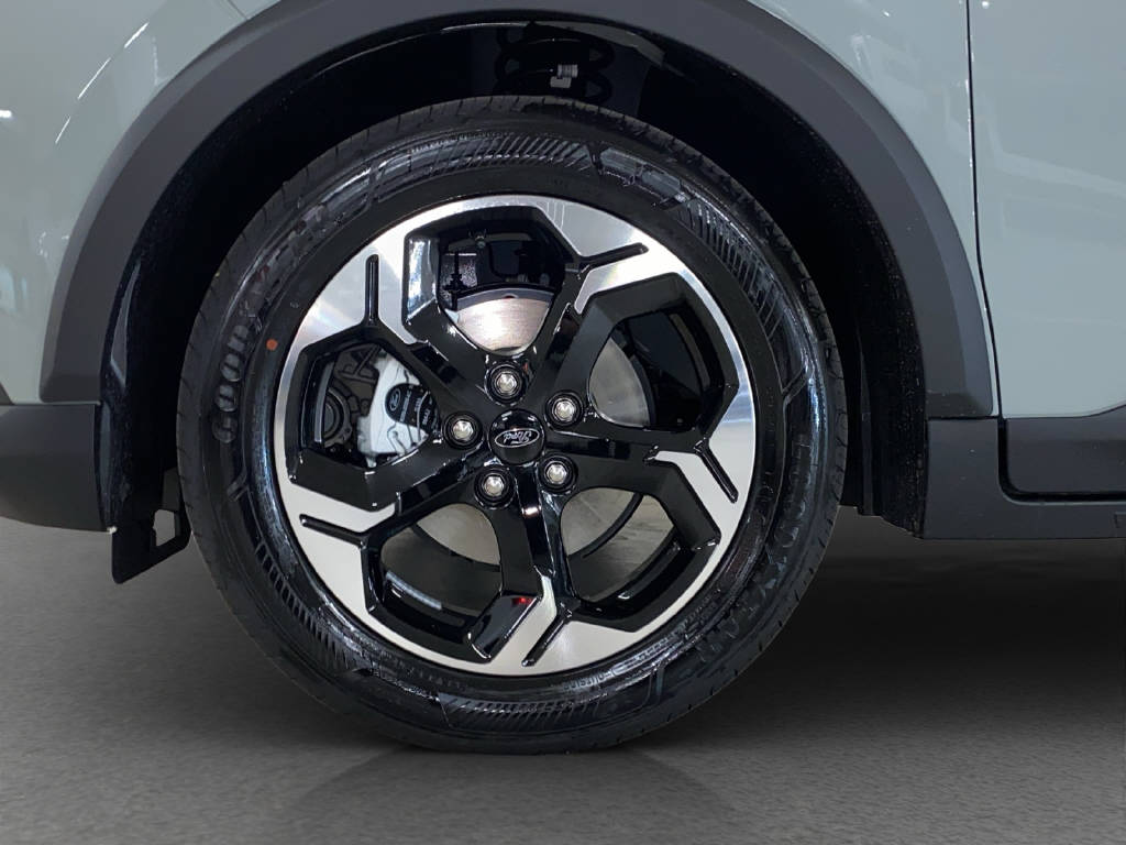 imho8269_2805779 vehicle image