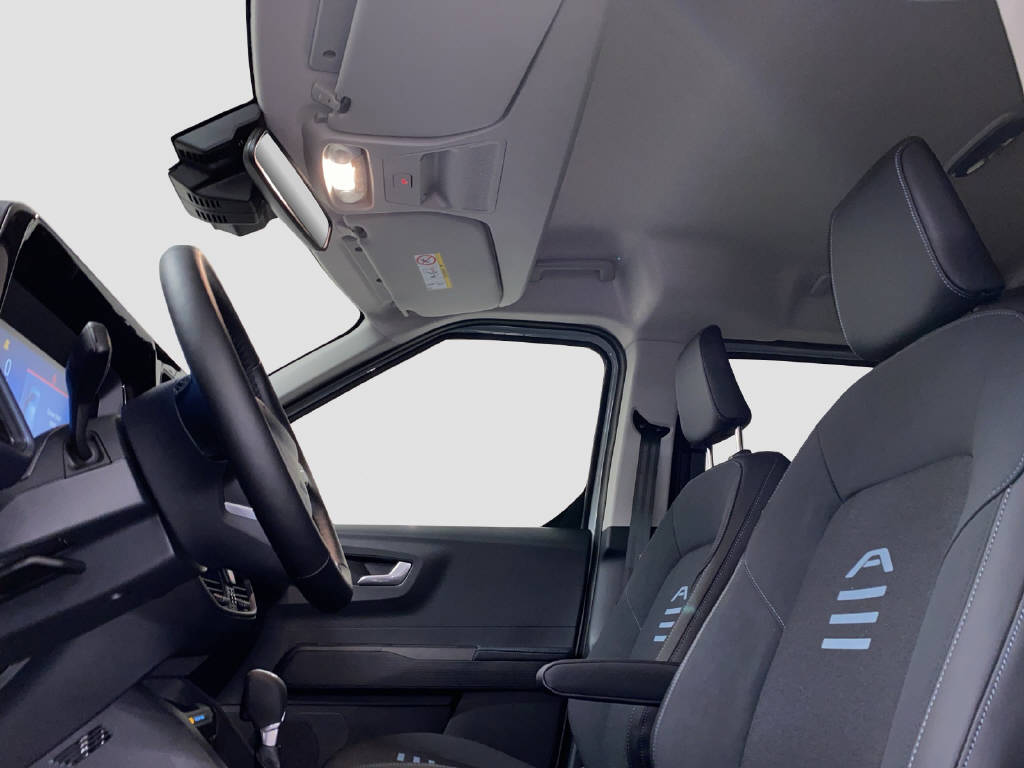 imho8269_2805779 vehicle image