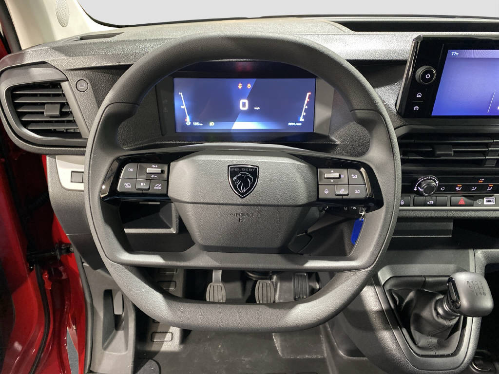 imho8269_2806340 vehicle image