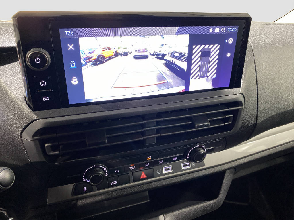 imho8269_2806340 vehicle image