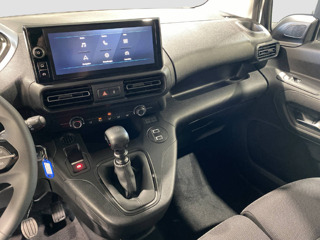 imho8269_2806341 vehicle image