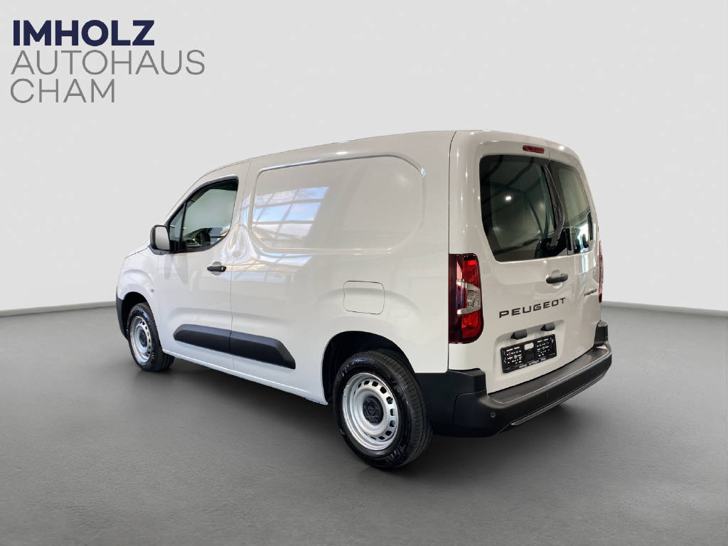 imho8269_2806341 vehicle image