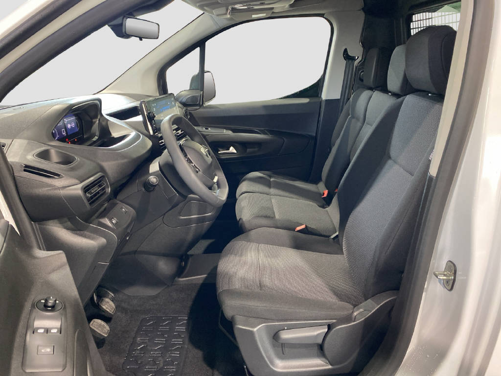 imho8269_2806341 vehicle image