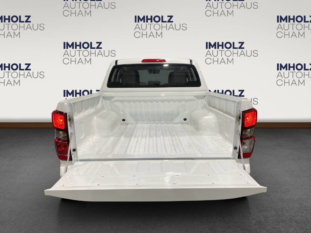 imho8269_2806342 vehicle image