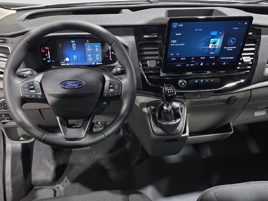 imho8269_2898829 vehicle image