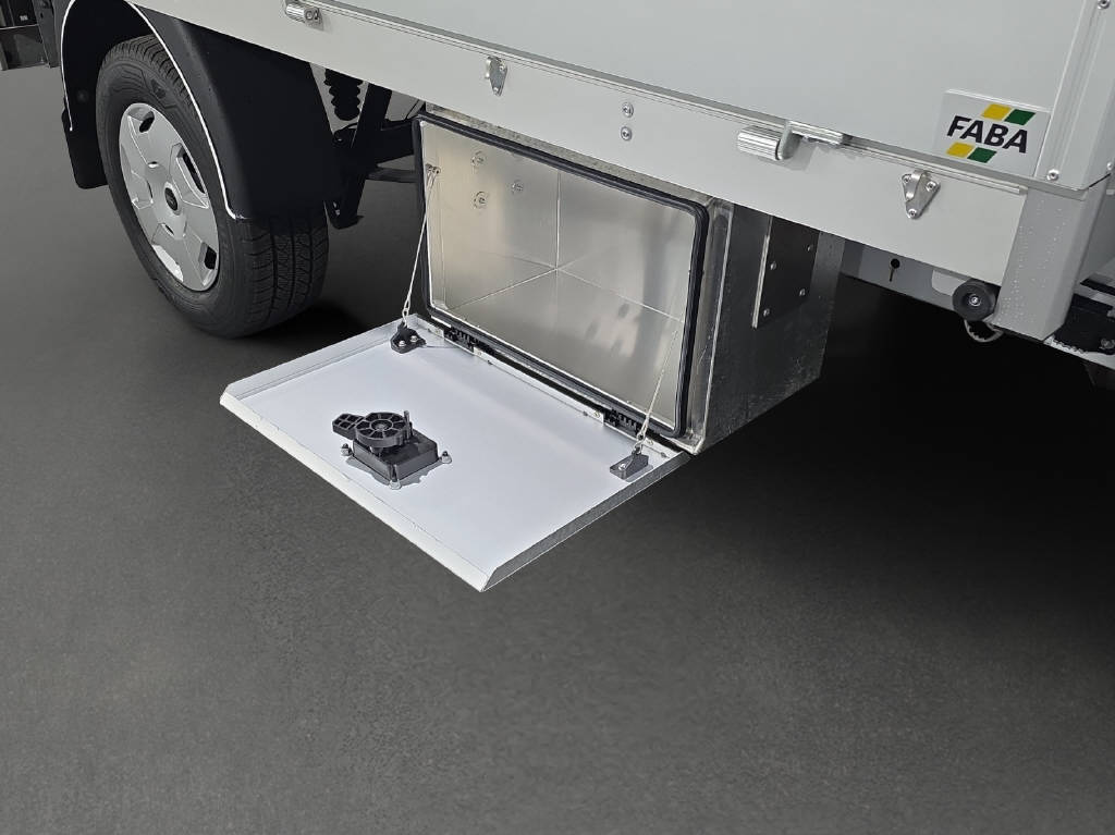 imho8269_2898829 vehicle image