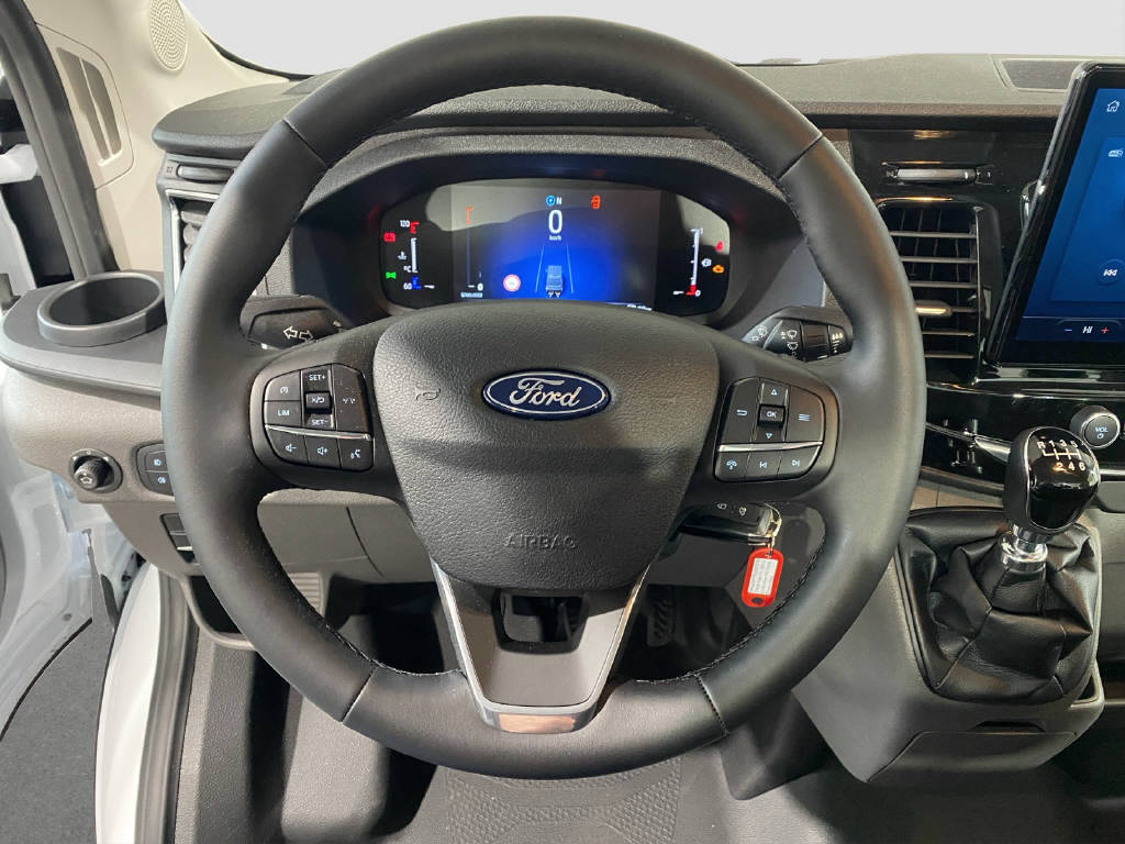 imho8269_2806343 vehicle image