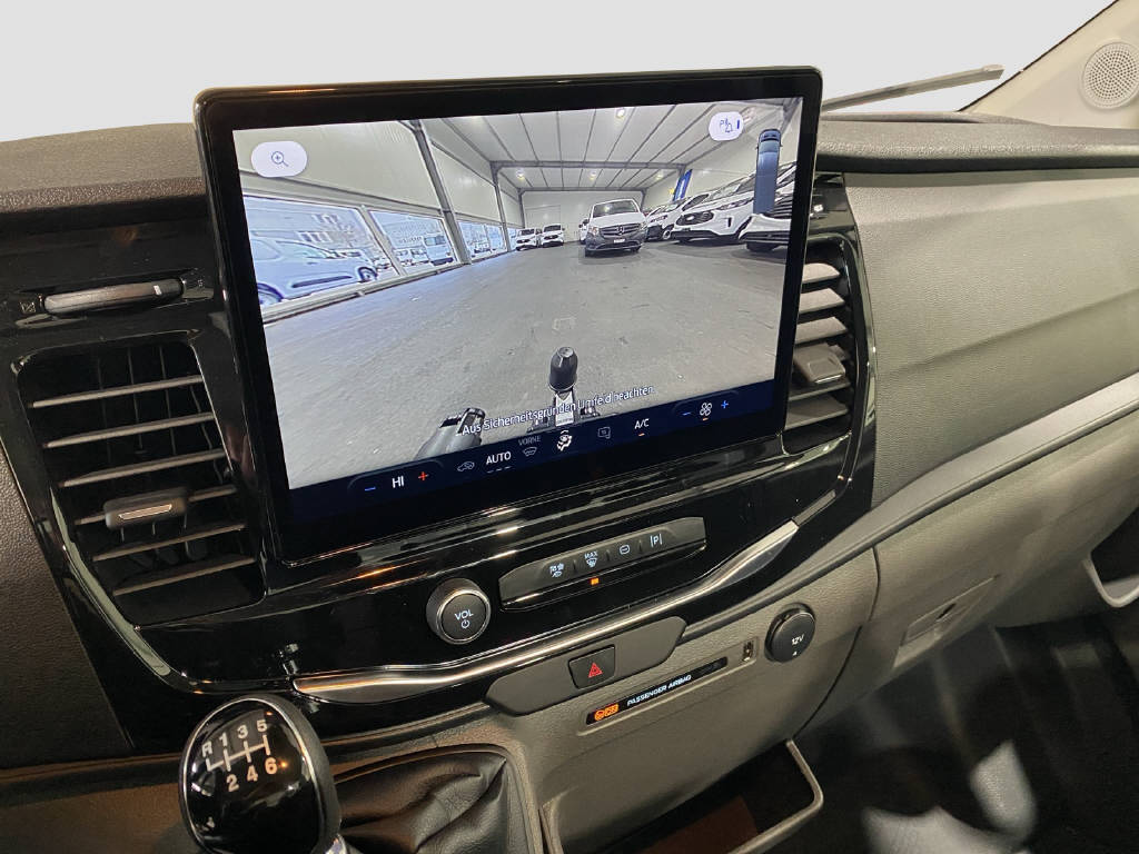 imho8269_2806343 vehicle image