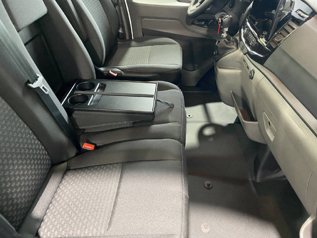 imho8269_2806343 vehicle image