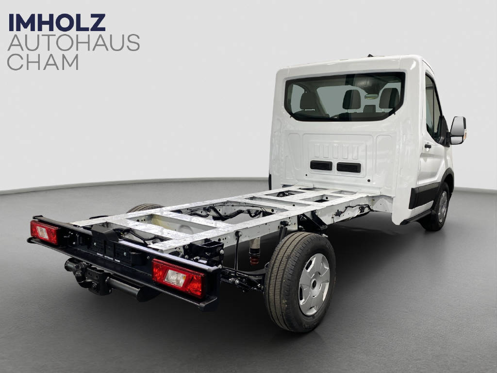 imho8269_2806343 vehicle image