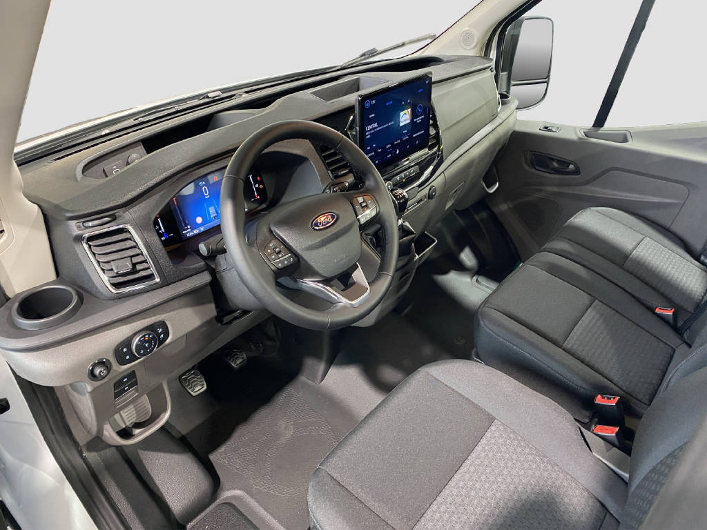 imho8269_2806343 vehicle image