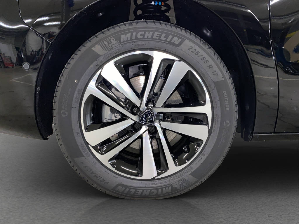 imho8269_2805784 vehicle image