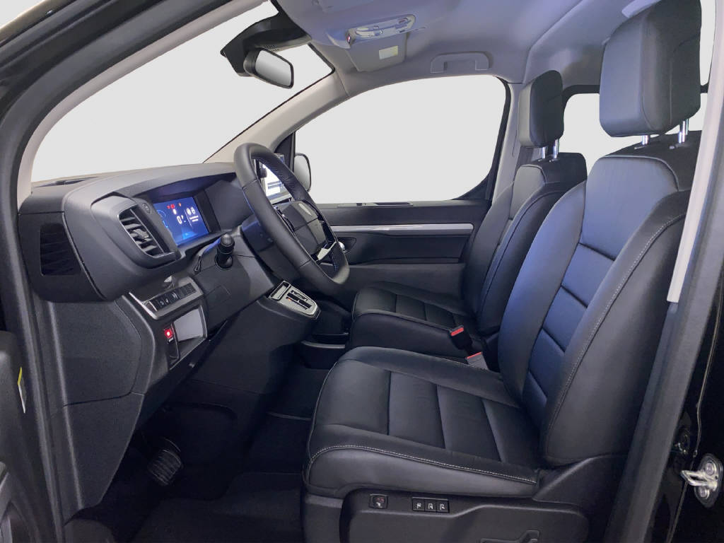 imho8269_2805784 vehicle image