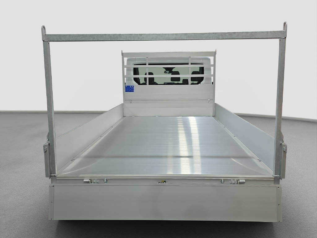 imho8269_2899583 vehicle image