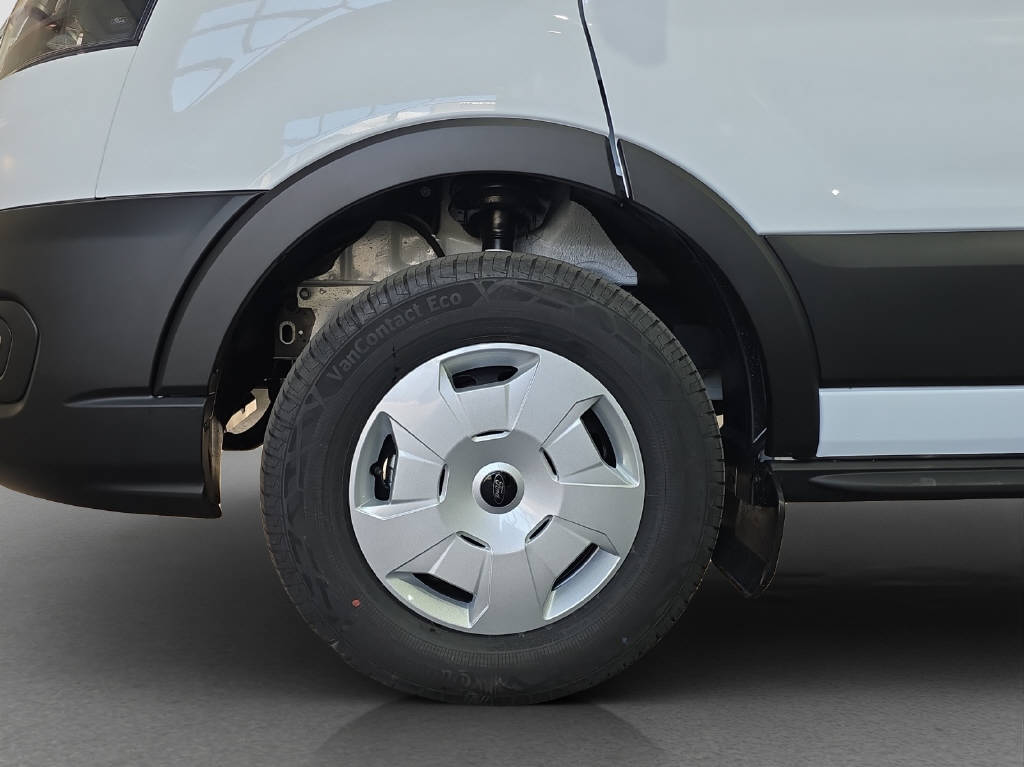 imho8269_2899583 vehicle image