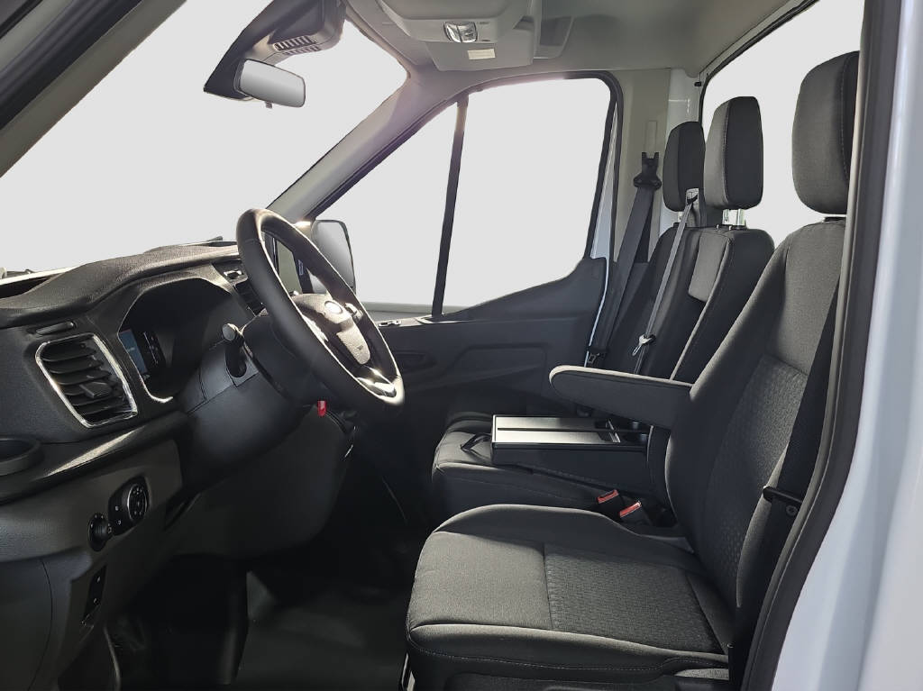 imho8269_2899583 vehicle image