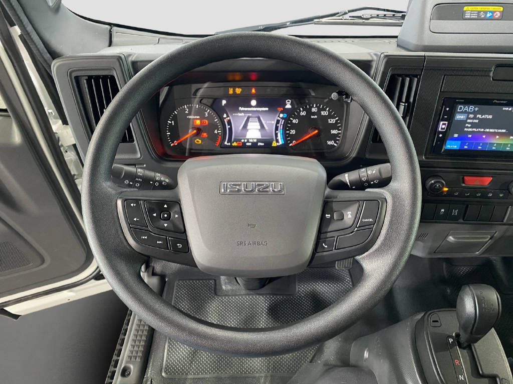 imho8269_2805788 vehicle image