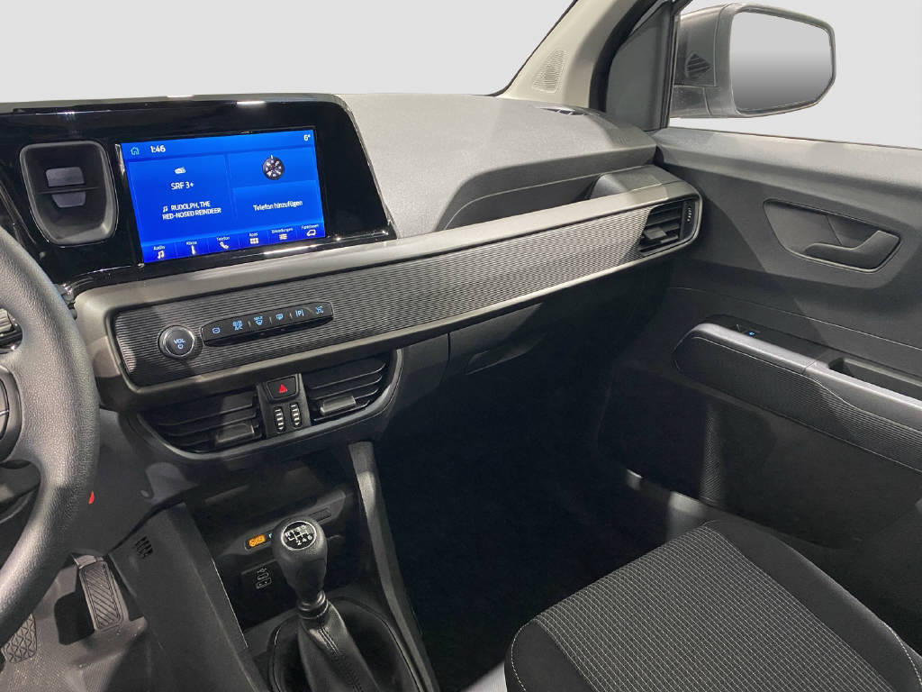 imho8269_2806349 vehicle image