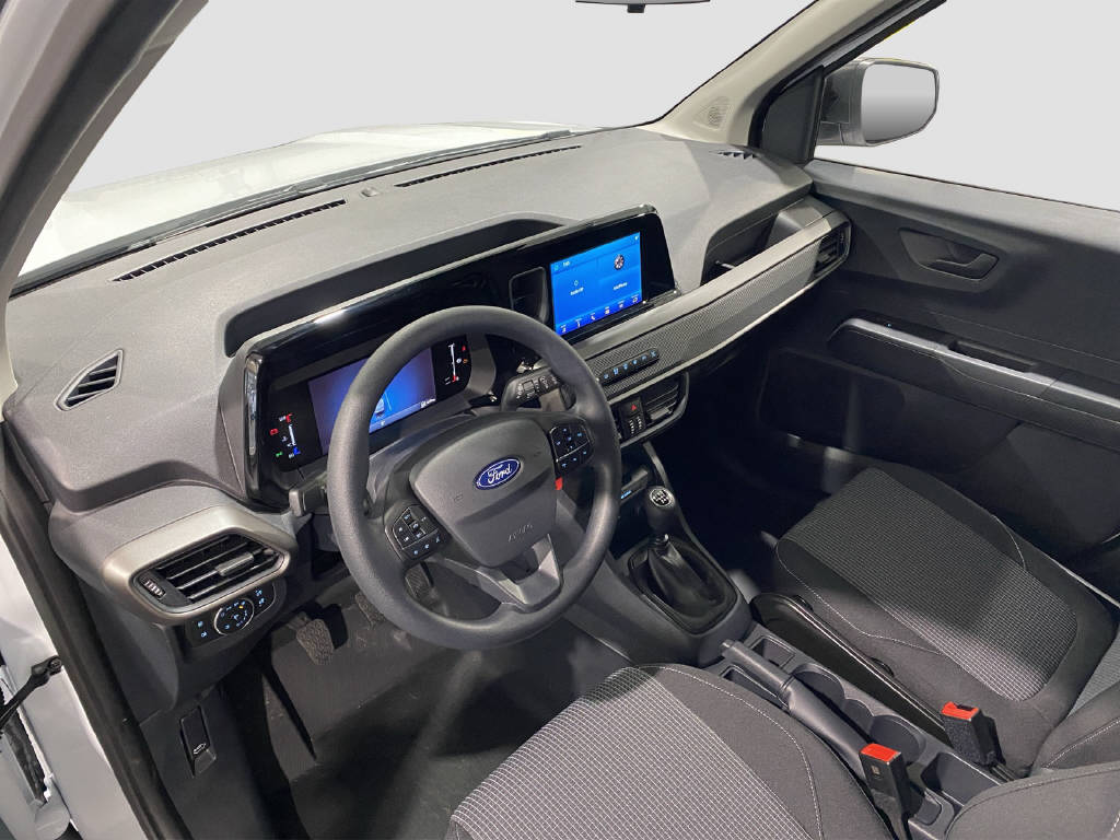 imho8269_2806349 vehicle image