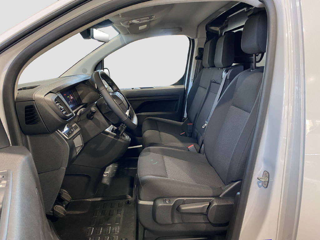 imho8269_2805792 vehicle image