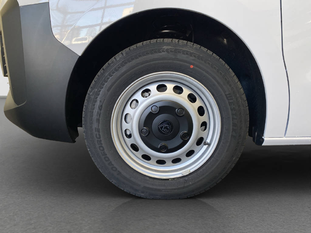 imho8269_2898833 vehicle image