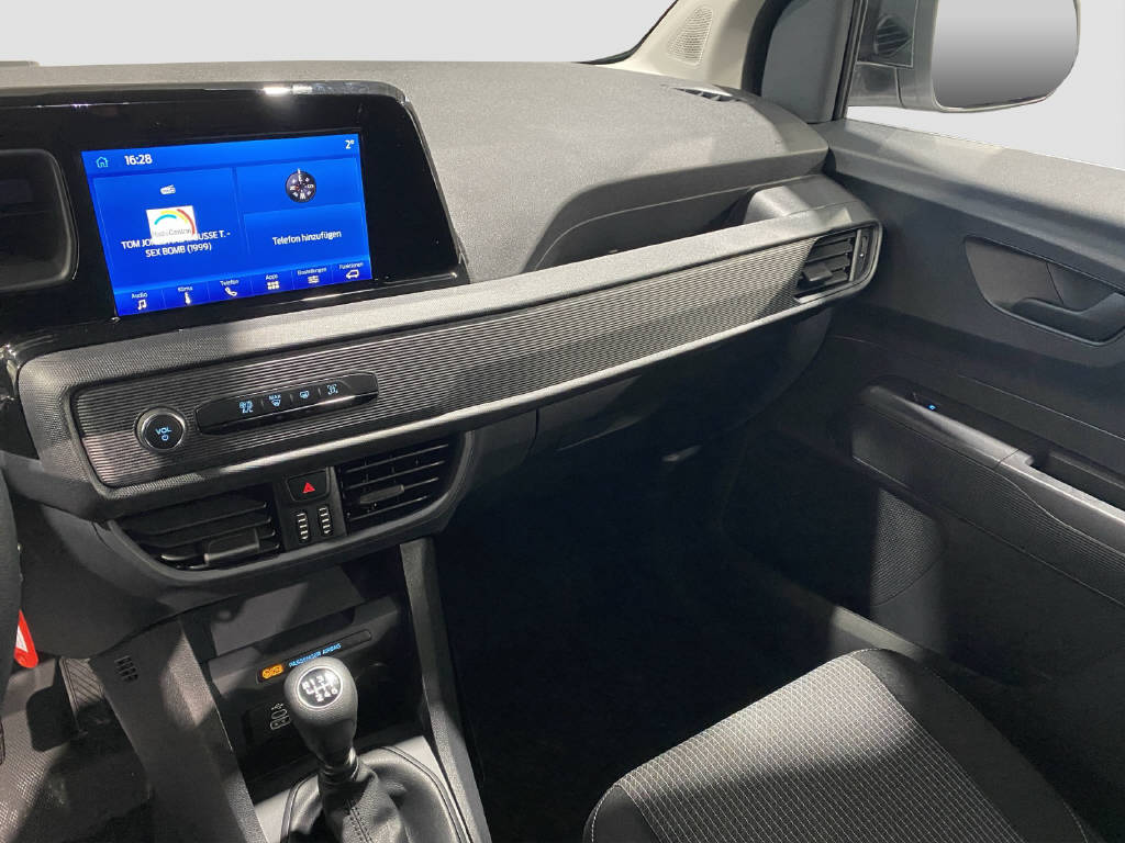 imho8269_2899586 vehicle image