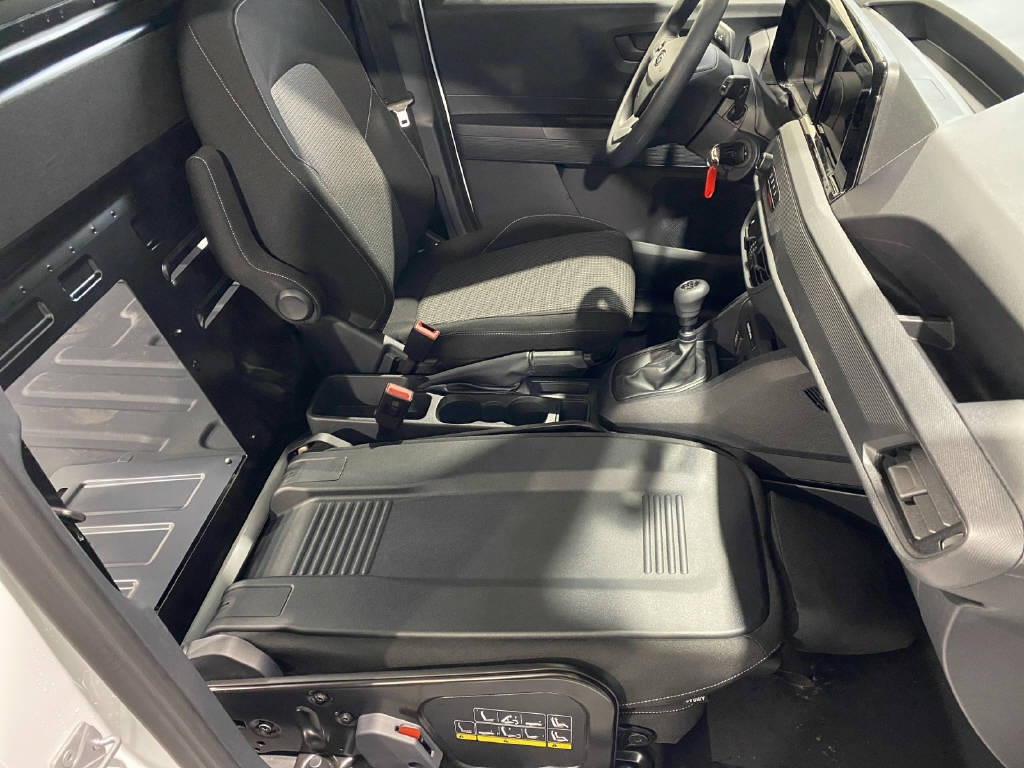 imho8269_2899586 vehicle image