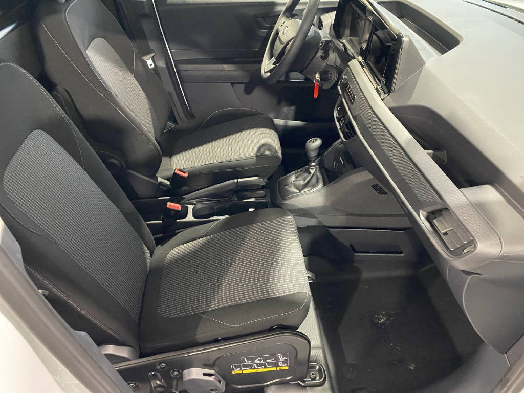 imho8269_2899586 vehicle image