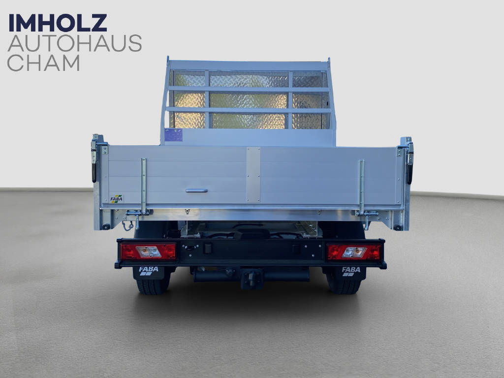 imho8269_2976114 vehicle image
