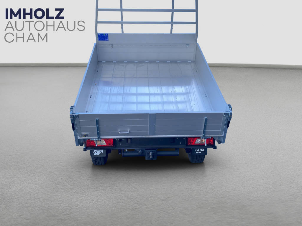 imho8269_2976114 vehicle image
