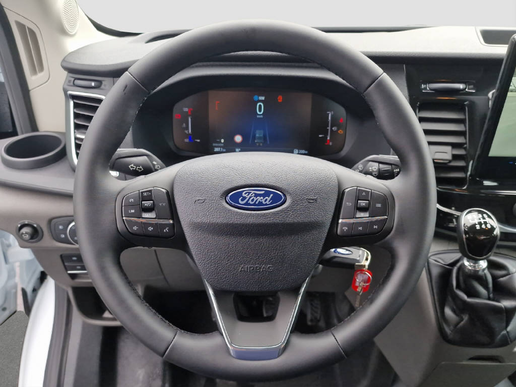 imho8269_2976115 vehicle image