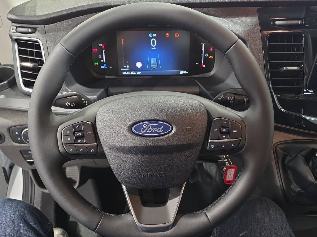 imho8269_2968183 vehicle image
