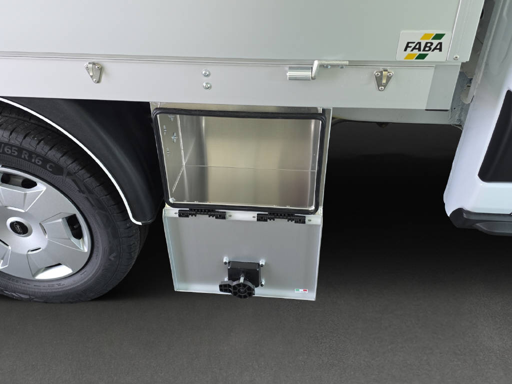 imho8269_2968183 vehicle image