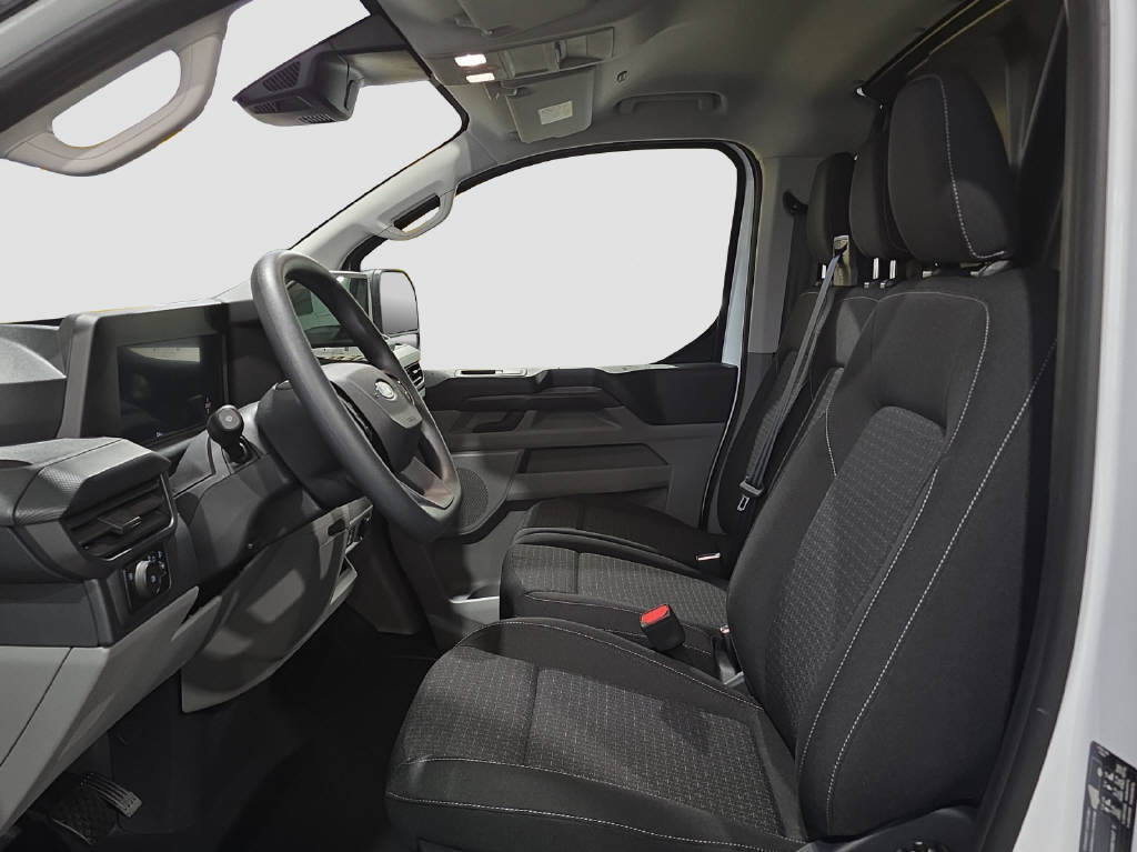 imho8269_2899587 vehicle image