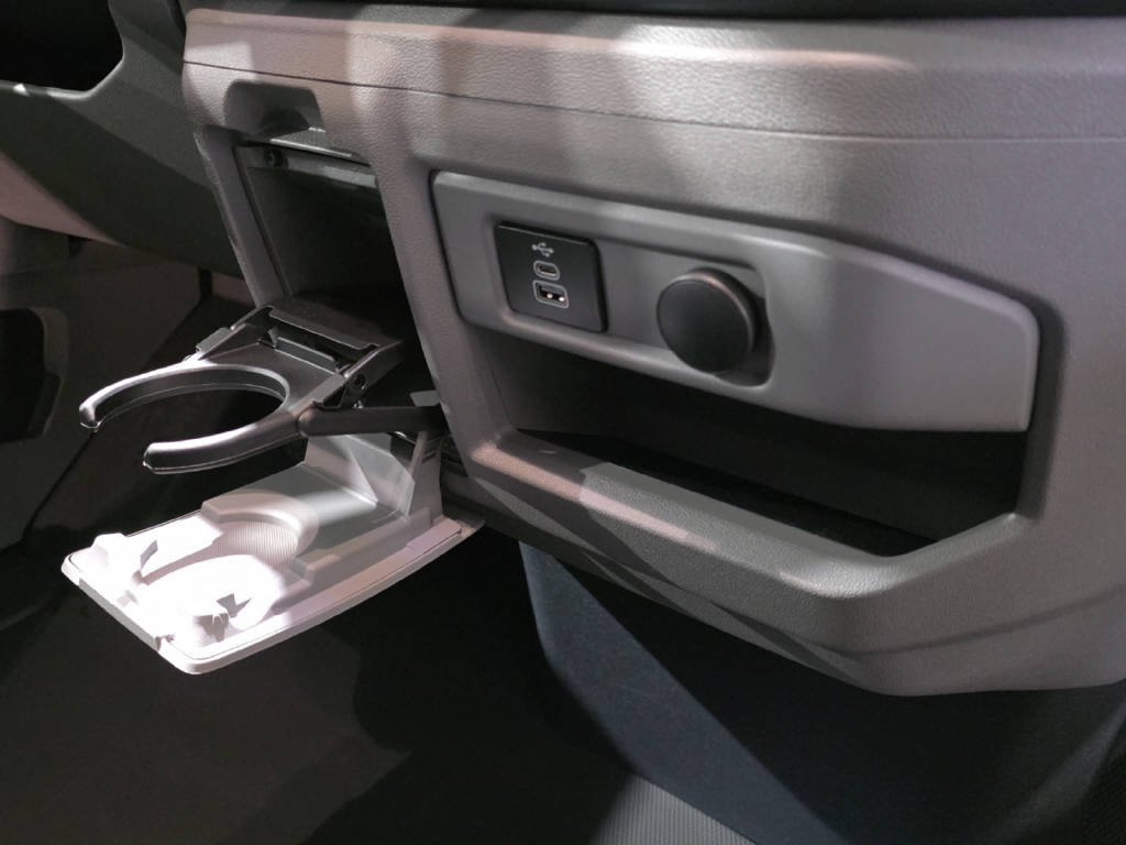 imho8269_2899588 vehicle image