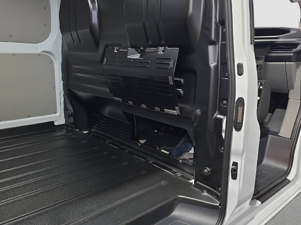 imho8269_2899588 vehicle image