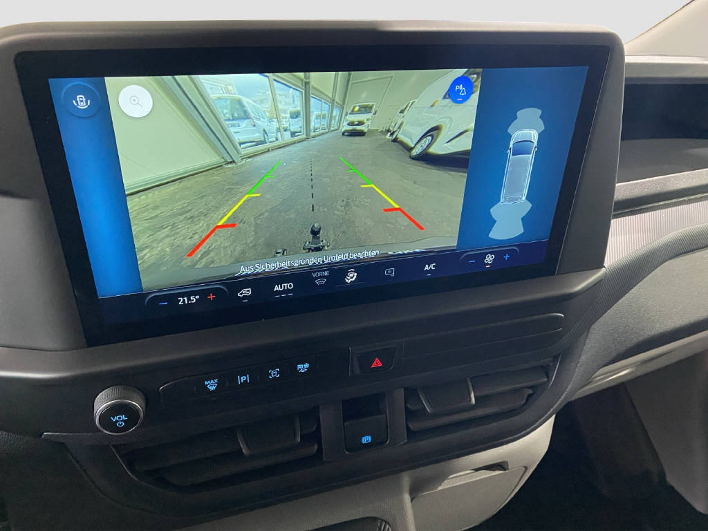 imho8269_2898837 vehicle image