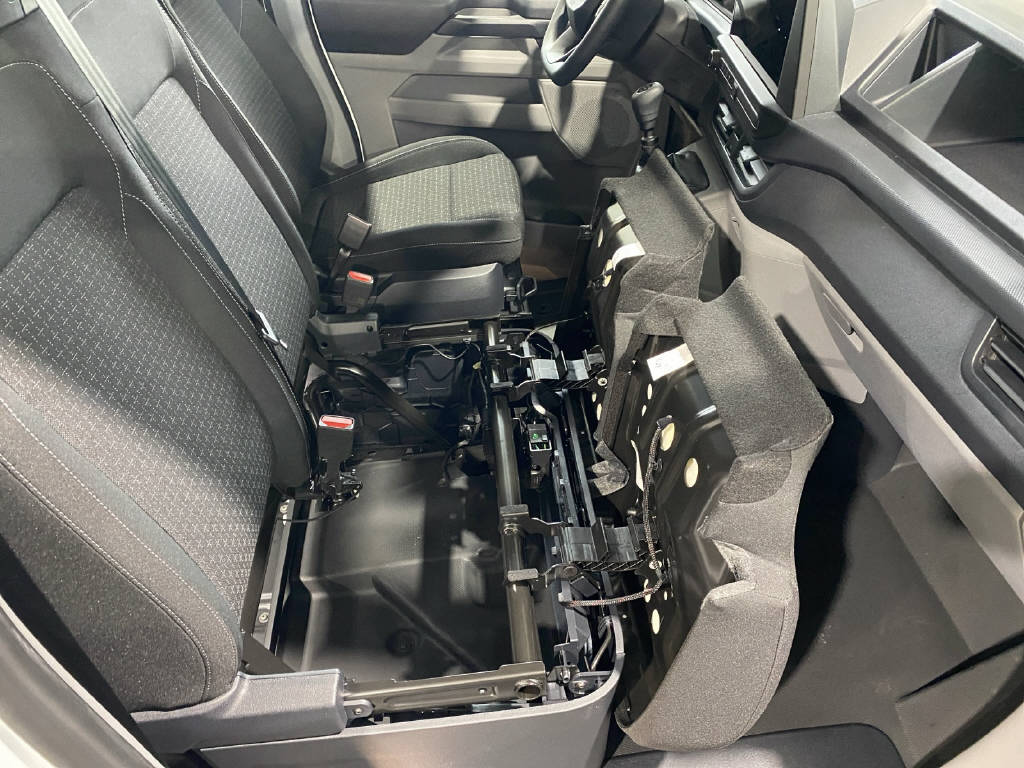 imho8269_2898837 vehicle image