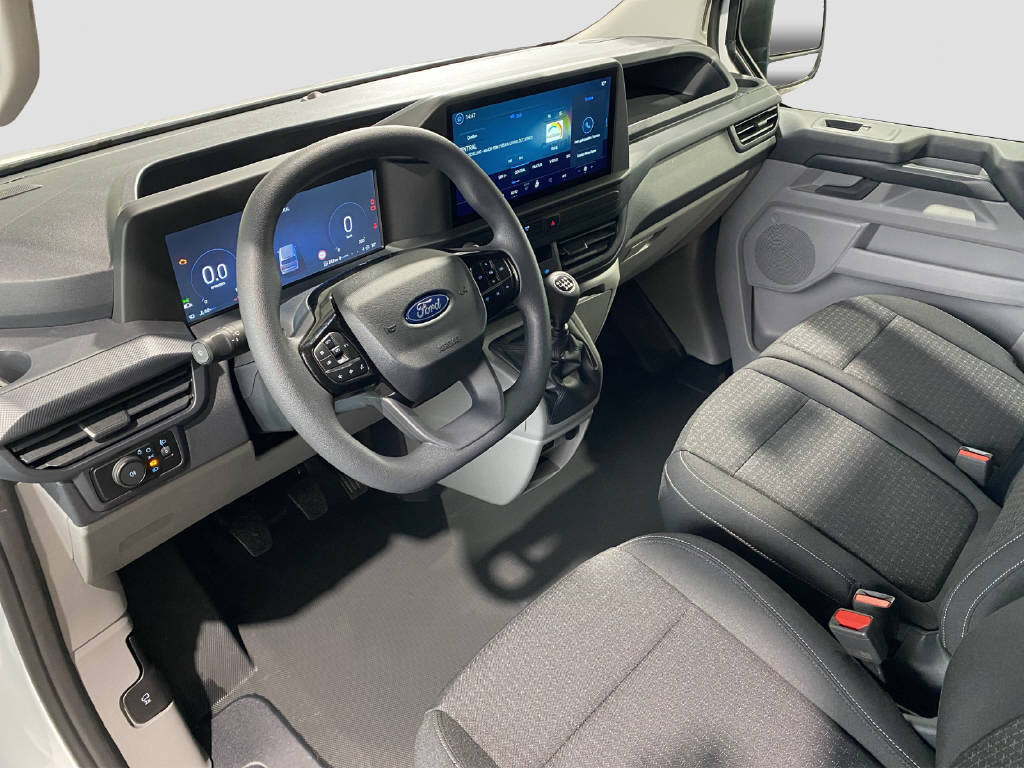 imho8269_2898837 vehicle image