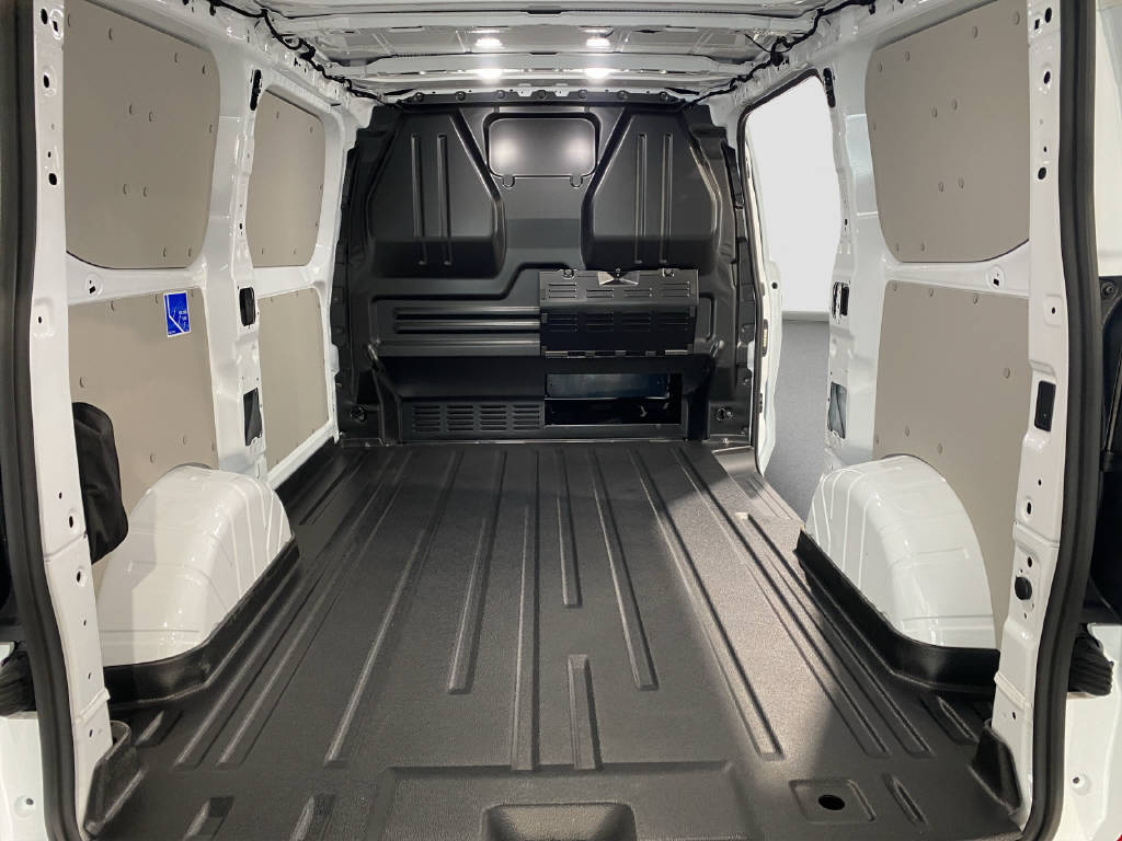 imho8269_2900885 vehicle image