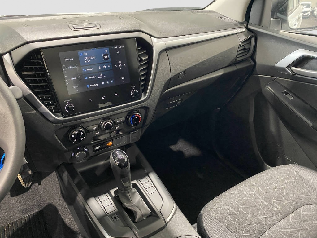 imho8269_2900886 vehicle image