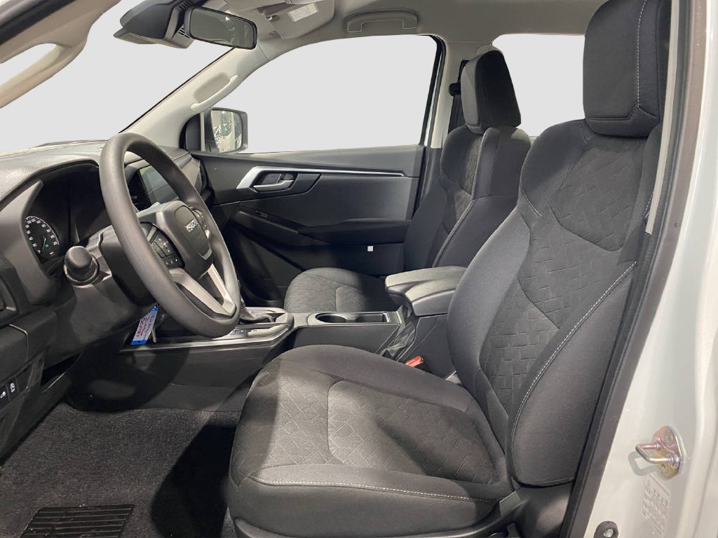 imho8269_2900886 vehicle image