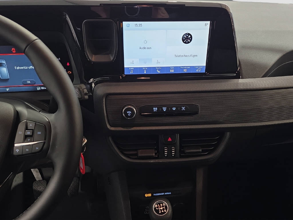 imho8269_2898839 vehicle image