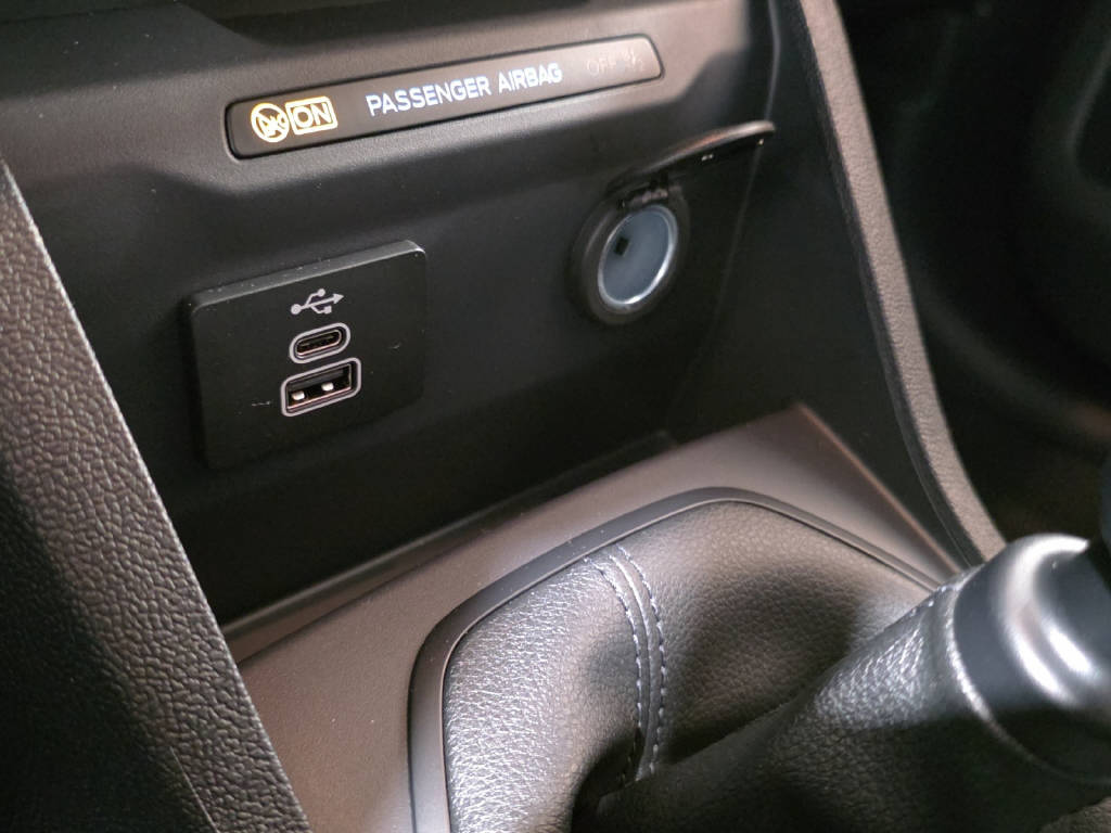 imho8269_2898839 vehicle image