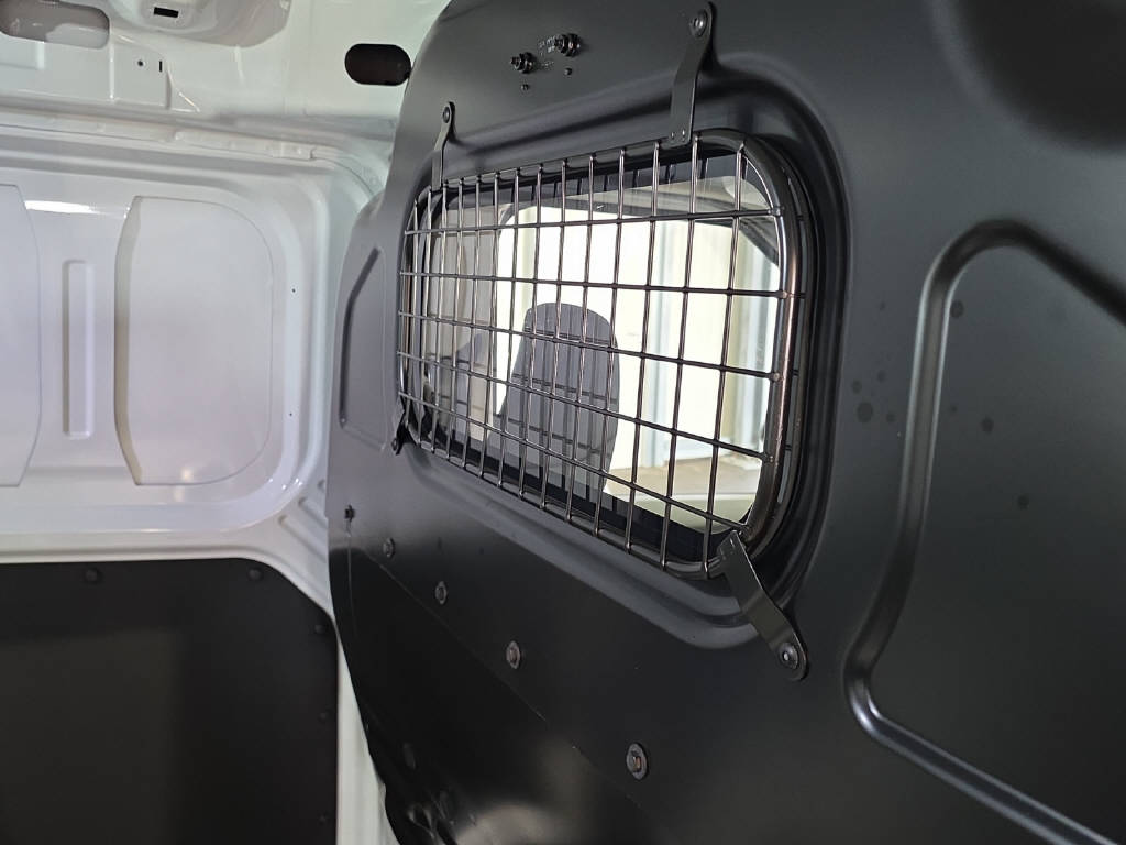 imho8269_2898839 vehicle image