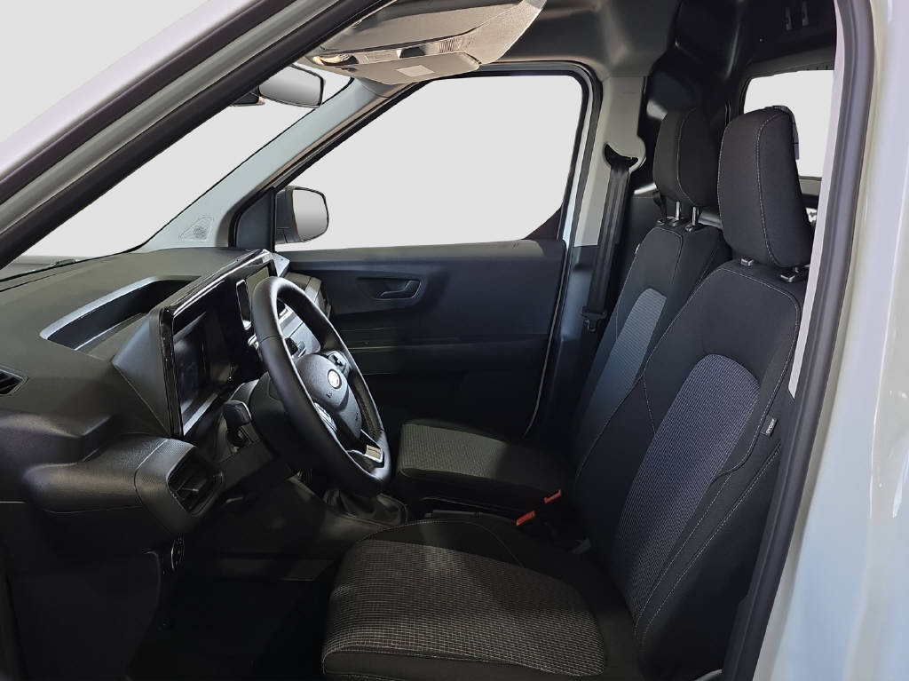 imho8269_2898839 vehicle image