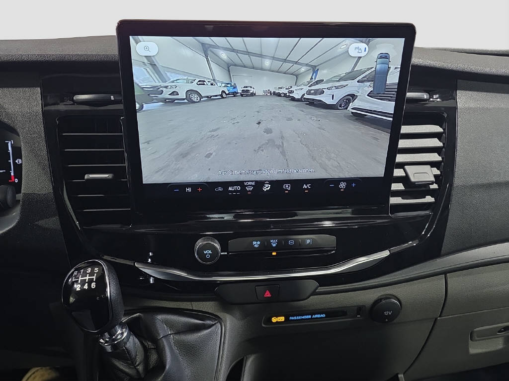 imho8269_2898840 vehicle image