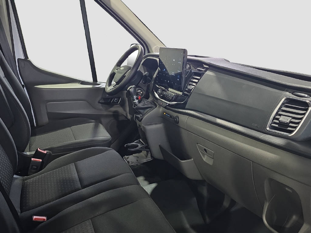 imho8269_2898840 vehicle image