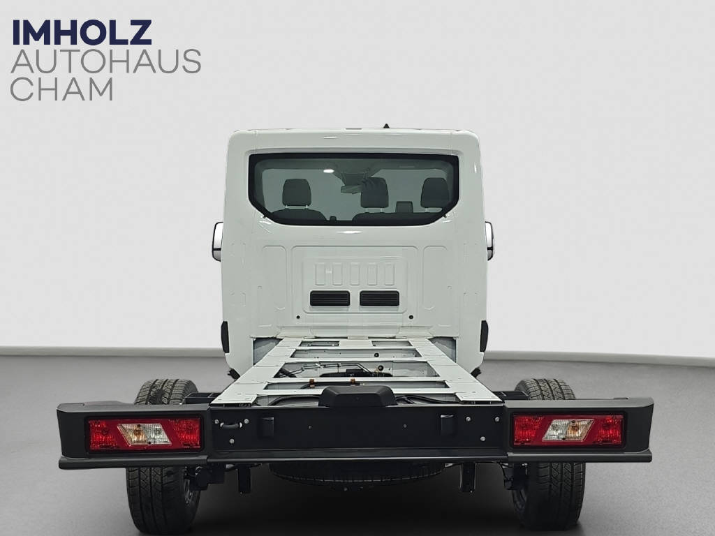 imho8269_2898840 vehicle image